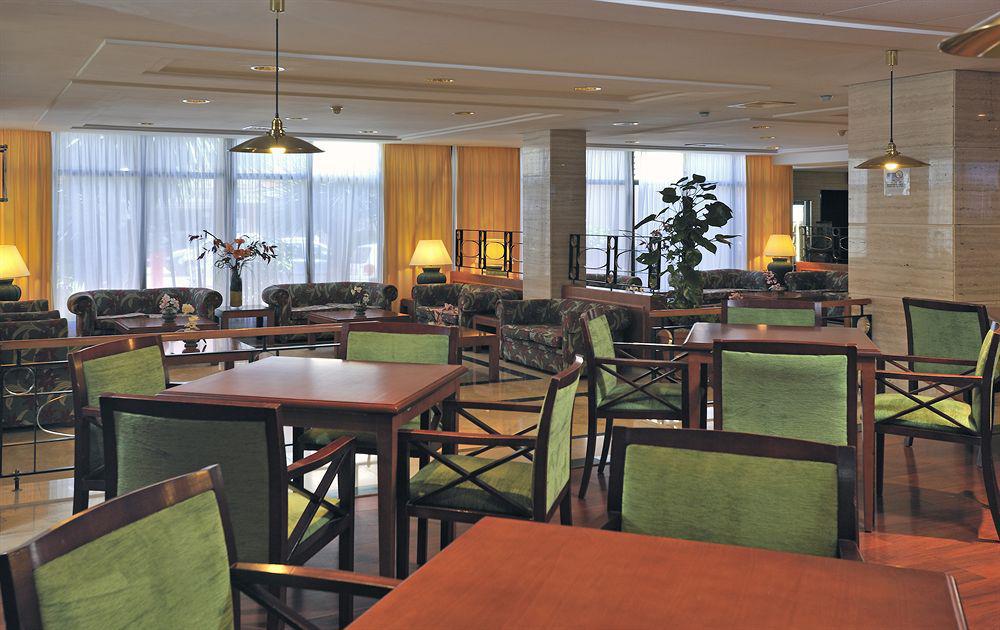 环球圣塔波萨公园酒店 圣蓬萨 餐厅 照片